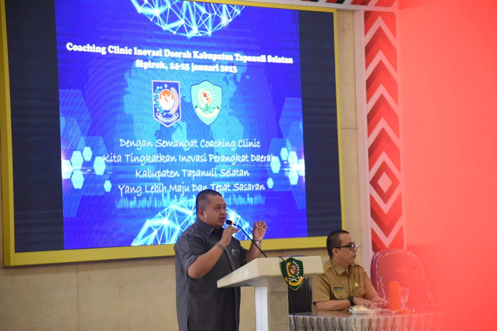 Bupati Tapsel Buka Coaching Clinik Inovasi Daerah 
