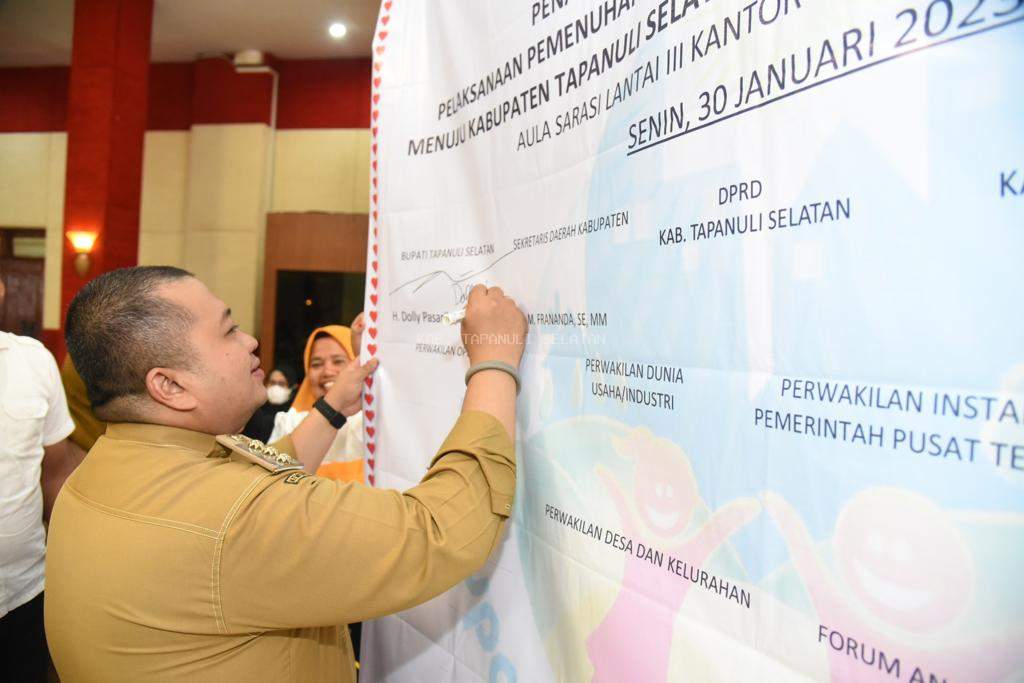 Bupati Tapsel Hadiri Penandatanganan Komitmen Bersama Pelaksanaan Pemenuhan Hak Anak dan Perlindungan Khusus Anak Menuju Kabupaten Layak Anak (KLA)