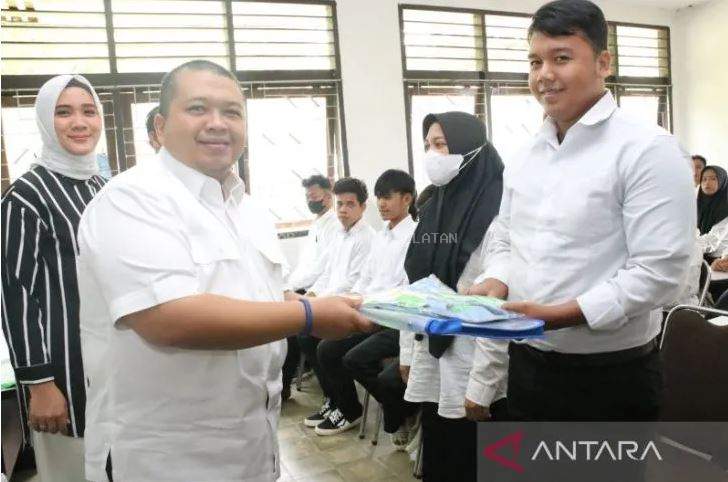 Bupati Tapsel Aktifkan BLK Untuk Ciptakan Lapangan Kerja Baru