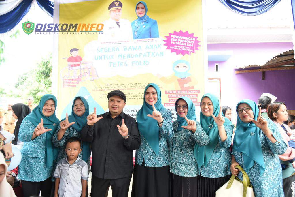 Bupati Bersama Ketua TP PKK Tapsel Canangkan Sub PIN Polio Tahap I Kepada Anak Tapsel