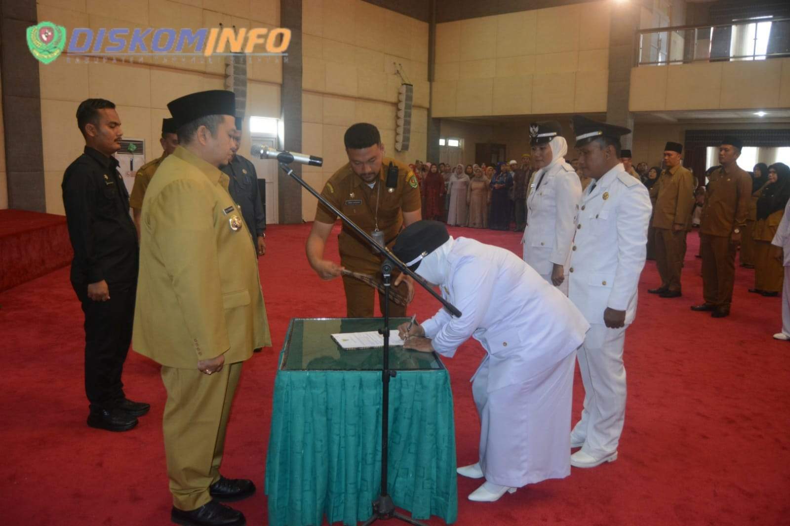 Lantik beberapa Pejabat, Bupati Dolly pesan ini