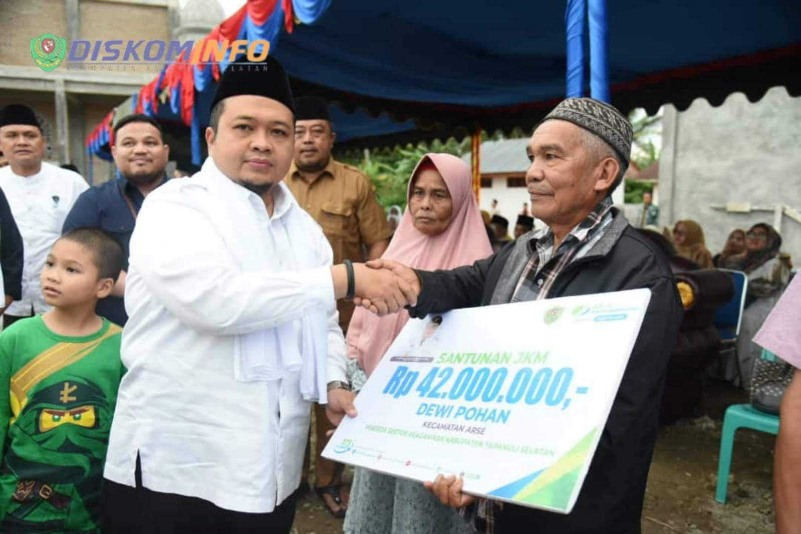 Dolly Pasaribu Silaturrahmi Dengan Masyarakat Arse