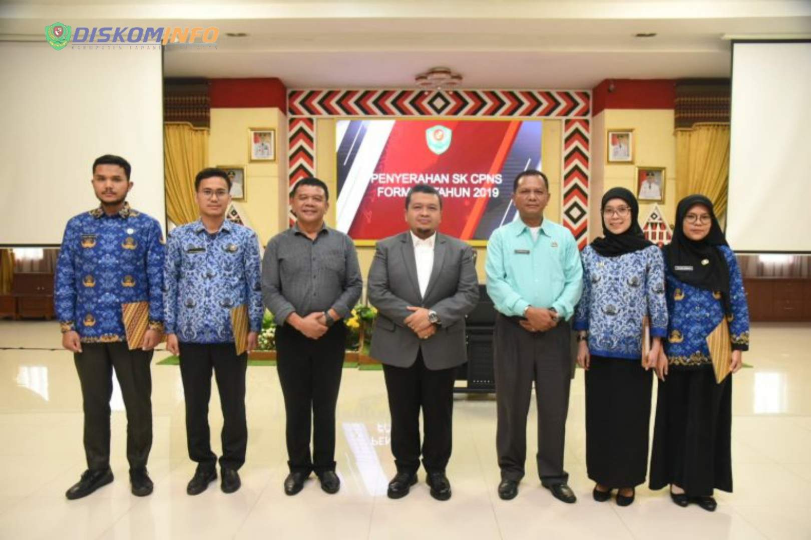 Sebanyak 121 Orang Terima SK Pengangkatan PNS