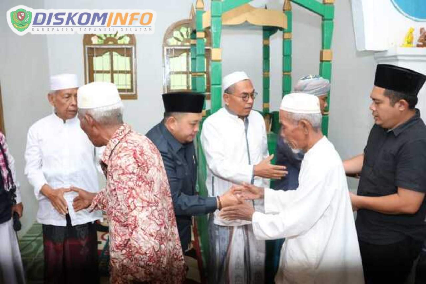 Bupati Tapanuli Selatan Jadi Imam Salat Jumat di Batang Angkola