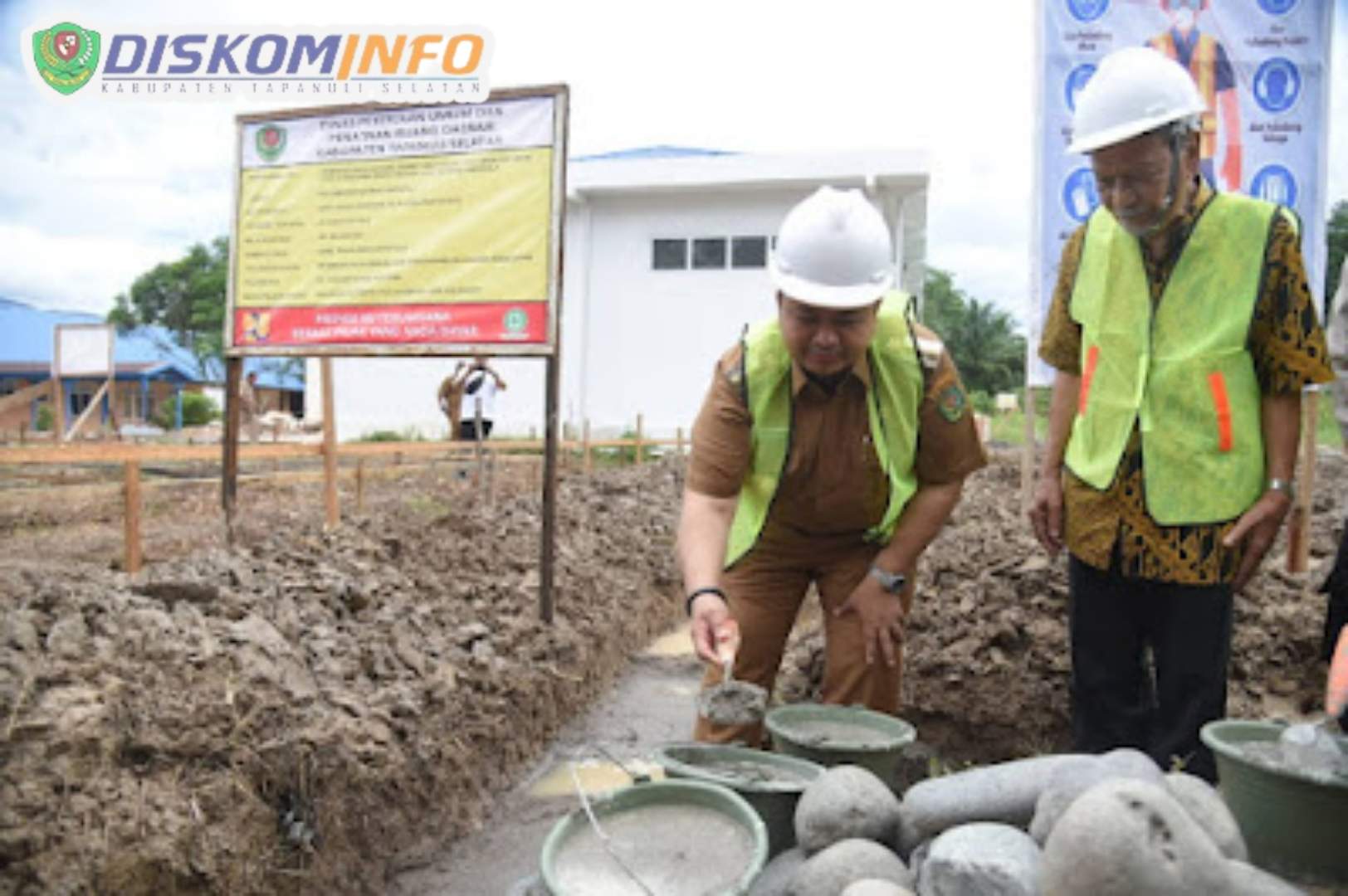 Bupati Tapsel Lakukan Peletakan Batu Pertama Pembangunan RSUD Pintu Padang