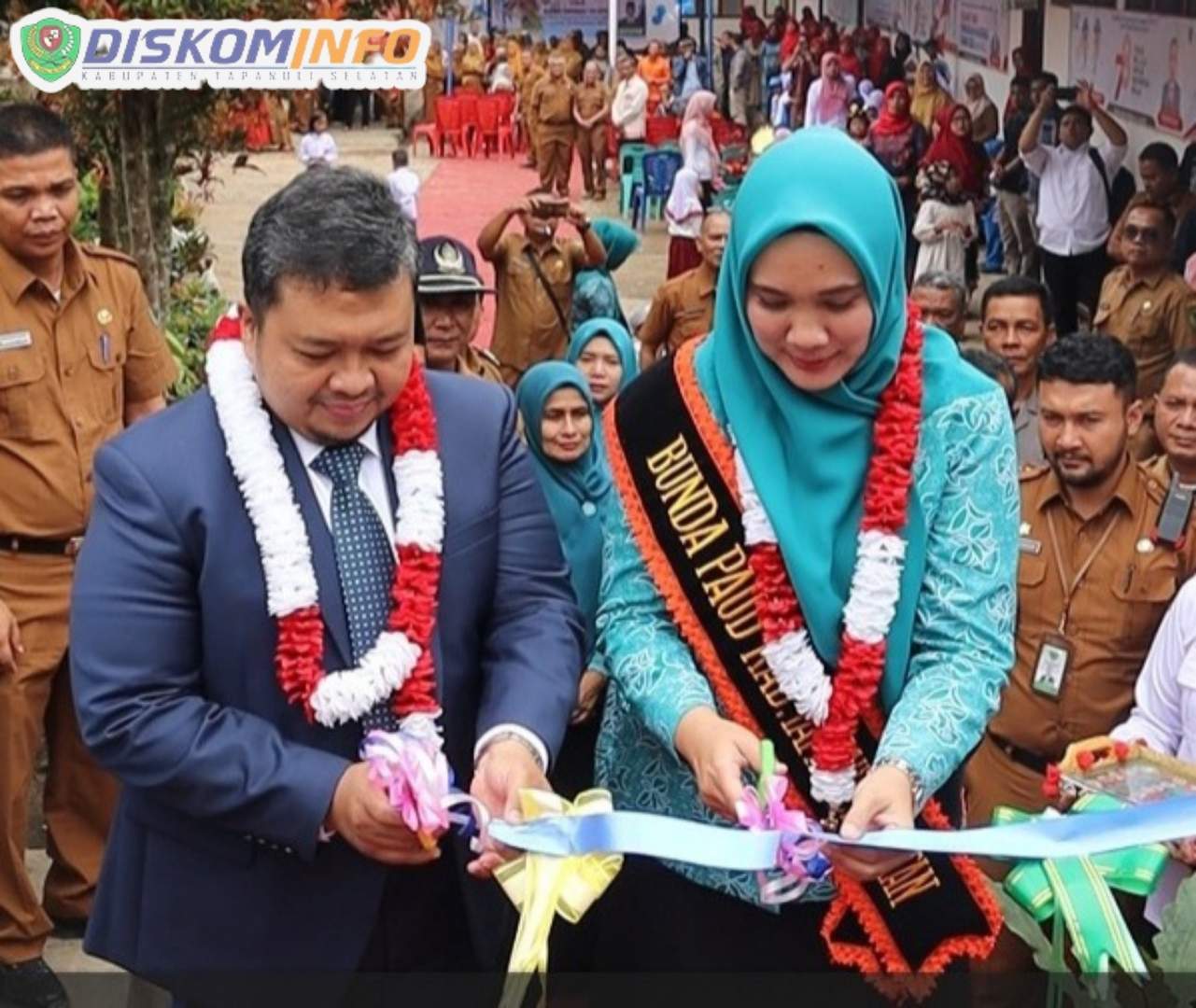 Bupati Dolly Pasaribu Besama Bunda PAUD Tapsel Resmikan TK Negeri Pembina 1 Sipirok