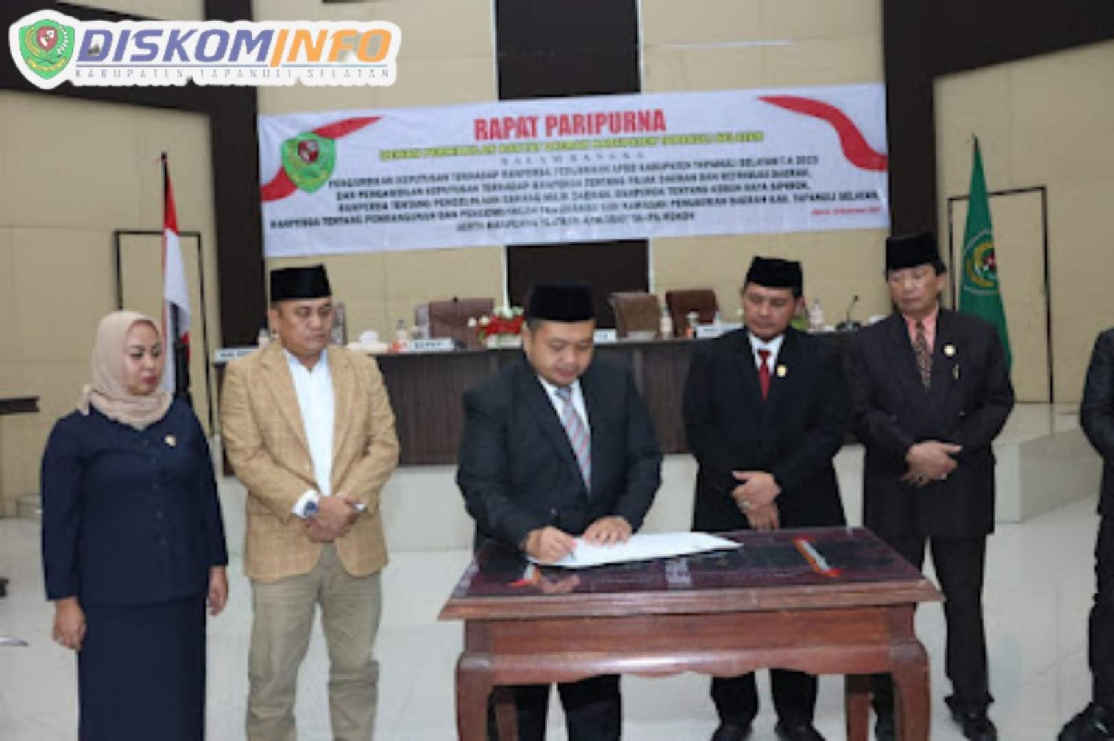 Ranperda P-APBD 2023 dan 5 Non APBD Disetujui Bersama, Bupati : Kiranya Dapat Tingkatkan Kinerja Untuk Pembangunan Tapsel