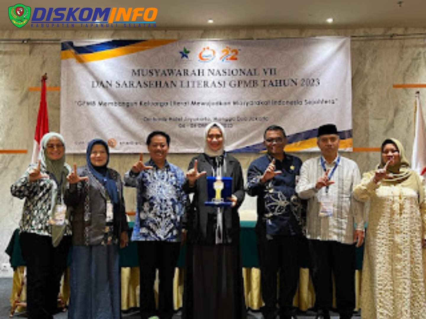 Ketua PD-GPMB Tapsel Rosalina raih penghargaan "Sandya Praditya"