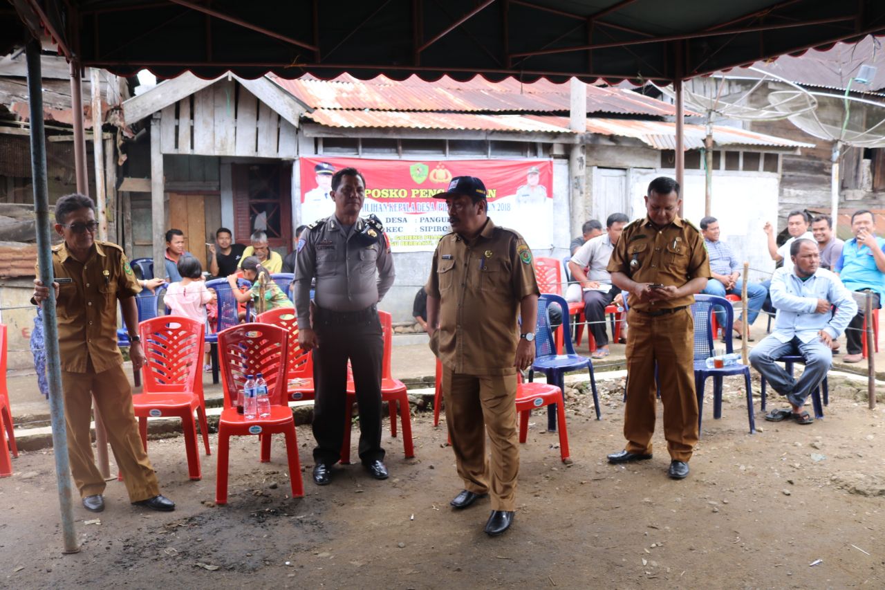 Sekda Pantau Jalannya Pilkades Di Tapsel